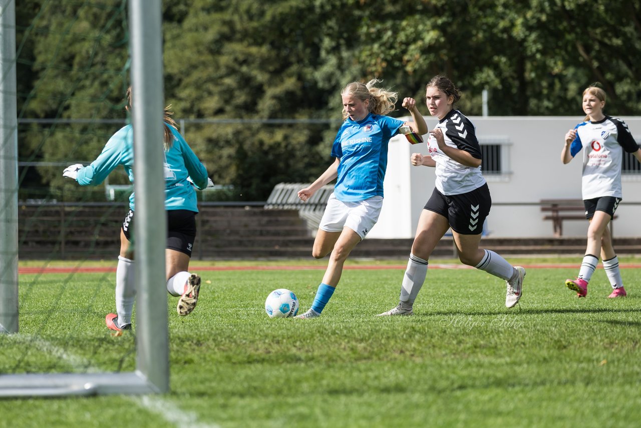 Bild 174 - wBJ VfL Pinneberg - Germania Schnelsen : Ergebnis: 15:1